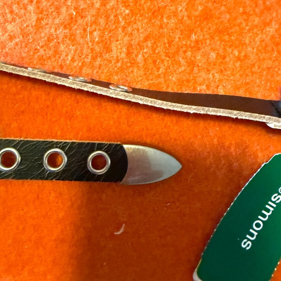 Retro black thin crackled leather belt with grommets NWT - Picture 5 of 7